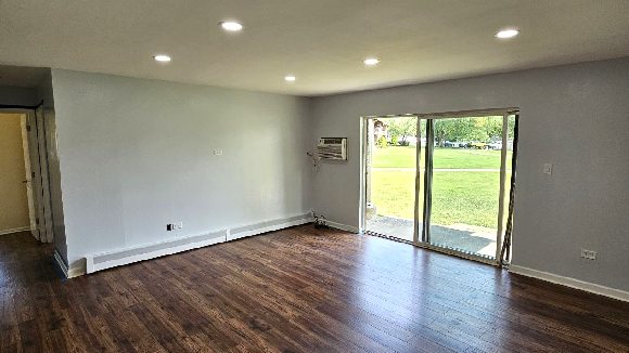 REMODELED TWO BEDROOM UNIT FOR RENT IN DARIEN