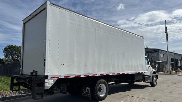 BOX TRUCK RENTAL – 2020-2023 | LIFTGATE + SLEEPER | $1150/WEEK | CHICAGO
