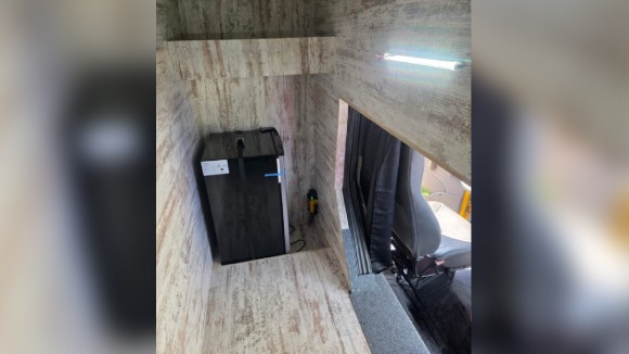 UGRADNJA SLIPERA ZA BOX KAMIONE