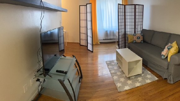 IZDAJEM NAMESTEN JEDNOSOBAN STAN NA JEZERU MICHIGAN