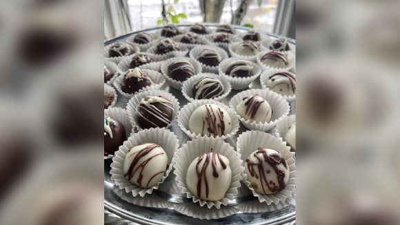 POMOC PRI SPREMANJU SVIH VRSTA PECIVA, DOMACIH JELA, KOLACA I OSTALIH DOMACIH SPECIJALITETA