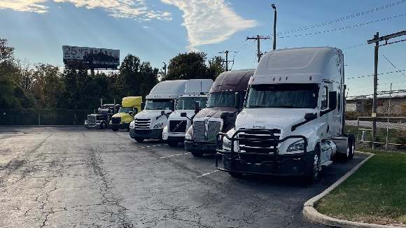 NA PRODAJU POLOVNI KAMIONI