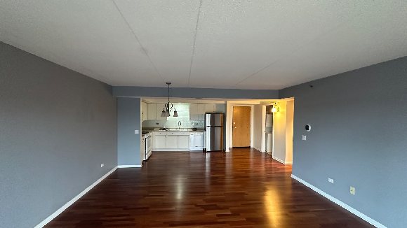 IZDAJE SE DVOSOBAN STAN U LYONS-U