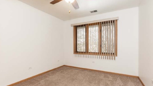 IZDAJEM DVOSOBAN STAN U LYONSU