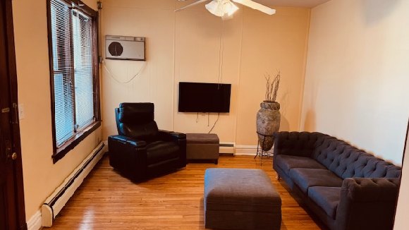 IZDAJEM STAN U CIKAGU (NW SIDE - JEFFERSON PARK AREA)