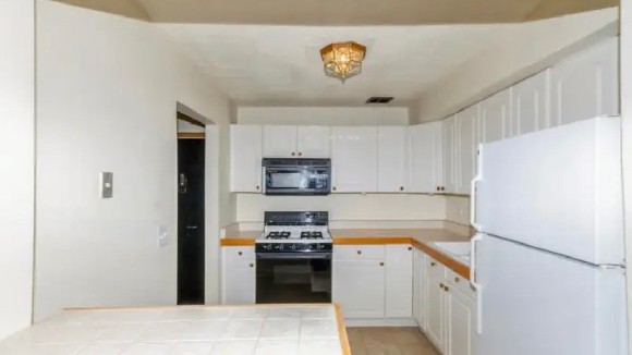 IZDAJEM DVOSOBAN STAN U WILLOWBROOK-U