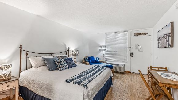 IZDAJEM JEDNOSOBAN STAN U NAPLES-U, FL