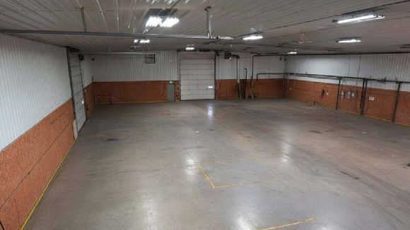 NA PRODAJU ILI ZAKUP - POSLOVNI OBJEKAT + PARKING