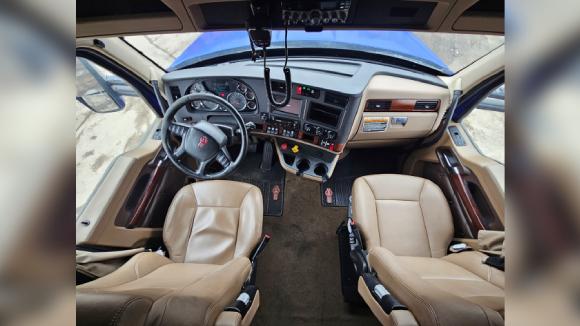 PRODAJEM KAMION 2020 KENWORTH T680 DIAMOND PACKAGE