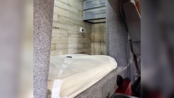 UGRADNJA SLEEPER-A U BOX KAMIONIMA