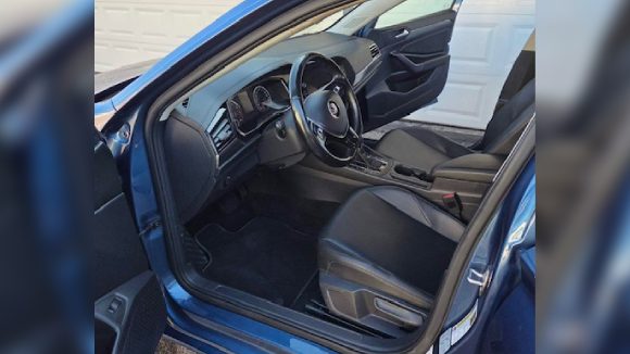 PRODAJEM AUTOMOBIL MARKE VOLKSWAGEN JETTA SEL 2019