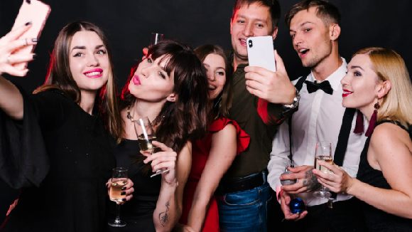 PARTY REPORTER/CONTENT KREATOR - CIKAGO