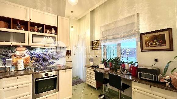 NA PRODAJU PETOSOBAN LUKSUZAN STAN U NOVOM SADU, SRB