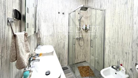 NA PRODAJU PETOSOBAN LUKSUZAN STAN U NOVOM SADU, SRB