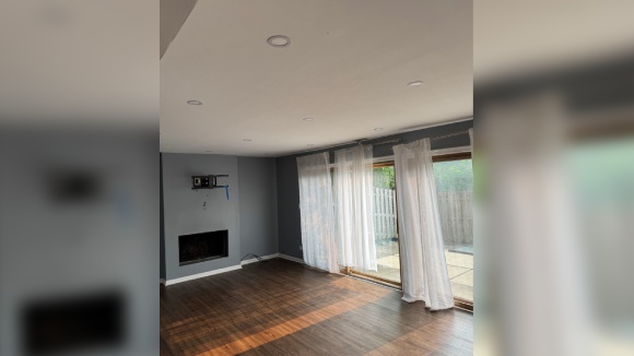 Izdaje se townhouse sa ogradjenim dvoristem u Downers Grove-u, IL i soba u Countryside-u, IL