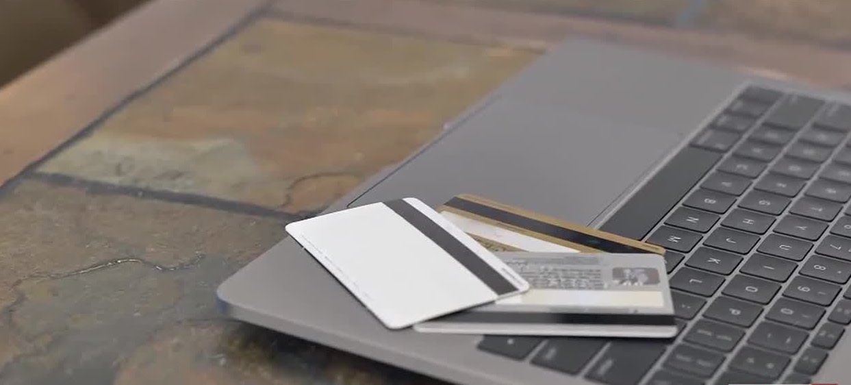Better Business Bureau izdao upozorenje zbog porasta prevara sa poklon karticama (VIDEO)