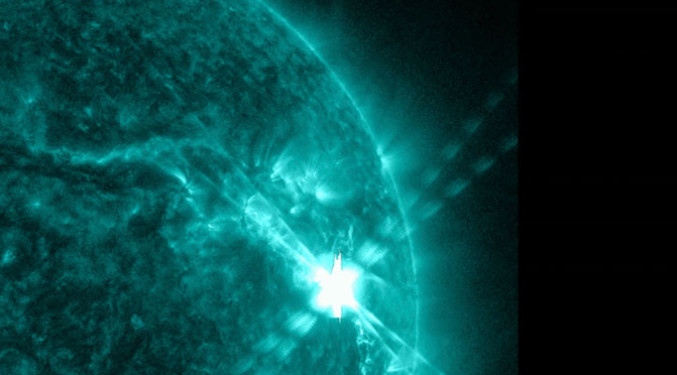 NASA objavila slike neverovatne solarne baklje koja je izazvala radio-smetnje