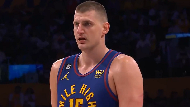 Jokić stao na korak od tripl-dabla, ali obeležio lep jubilej (VIDEO)