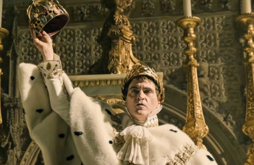 Francuzi besni zbog filma "Napoleon": Predstavljen je kao idiot (VIDEO)