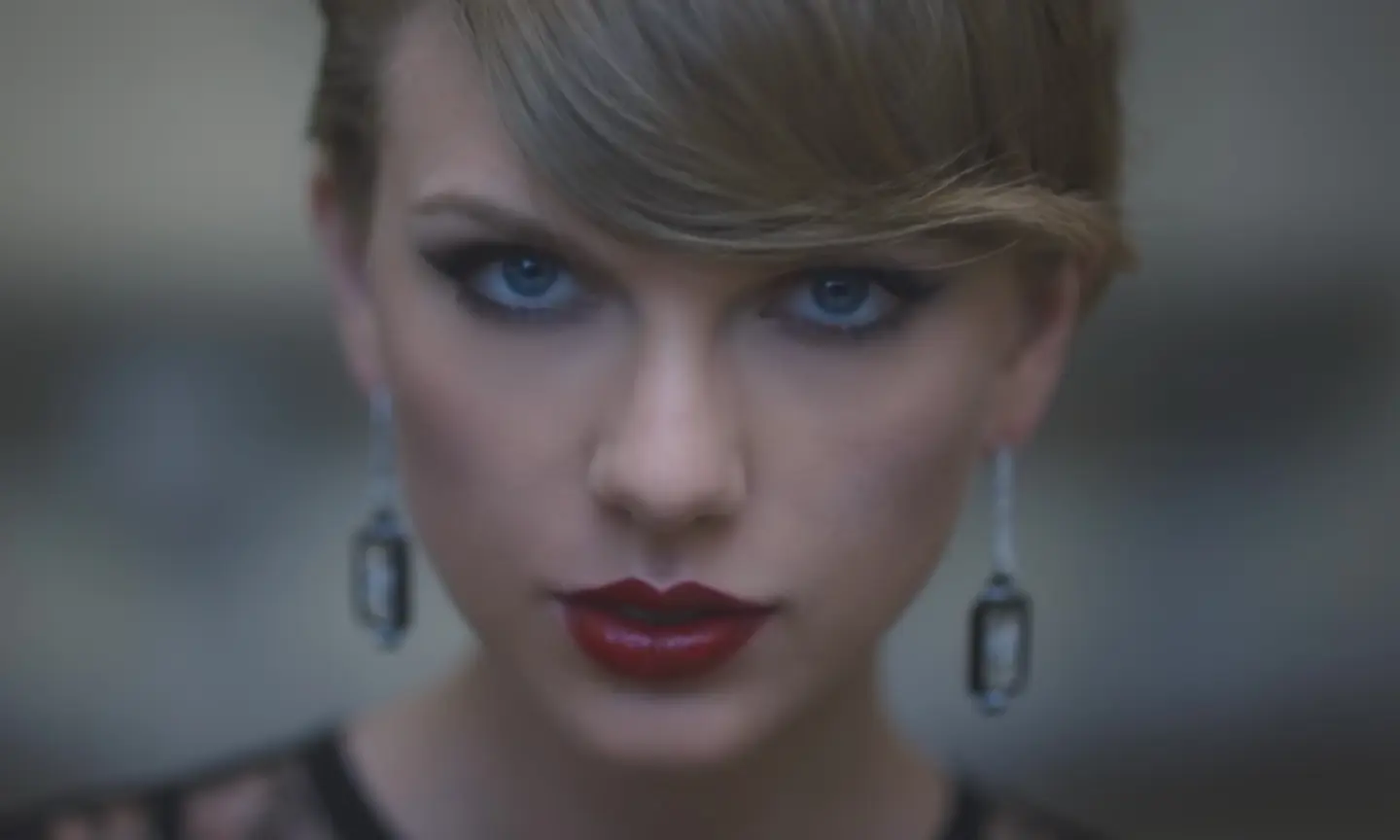 Taylor Swift na Eras Tour-u zaradila milijardu dolara (VIDEO)