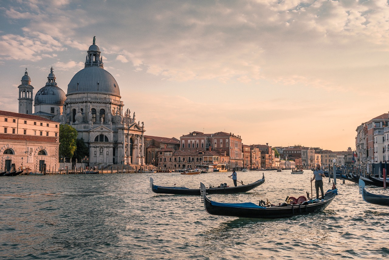 Venecija u strahu od turista: Ograničen broj posetilaca da bi se zaštitio grad