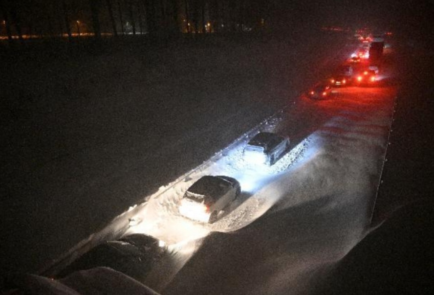 Haos zbog snega i kiše širom Evrope: Vejavica blokirala auto-put u Švedskoj, ima žrtava u Britaniji