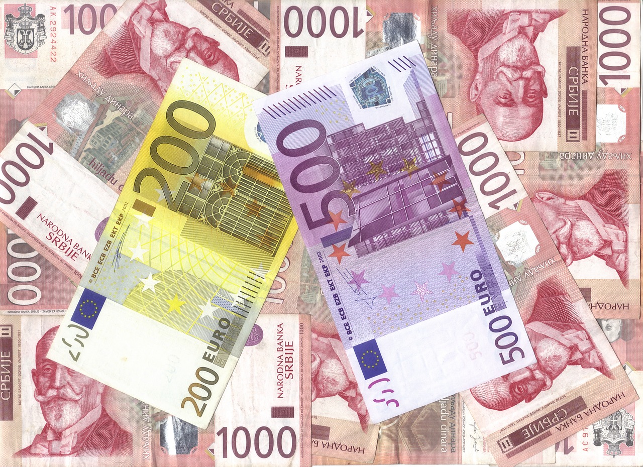 Šta građane Srbije čeka od 1. januara? Veći minimalac, plate, ali i pomeranje starosne granice za penzije