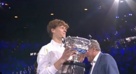 Sinerova australijska simfonija, Italijan odbranio tron u Melburnu (VIDEO)