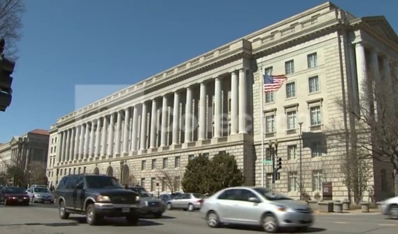 Nastavlja se čistka u Vašingtonu: otkazi prete hiljadama zaposlenih u poreskoj upravi