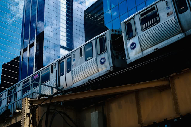 Izletanje voza na CTA Green Line u Čikagu: Putnici evakuisani