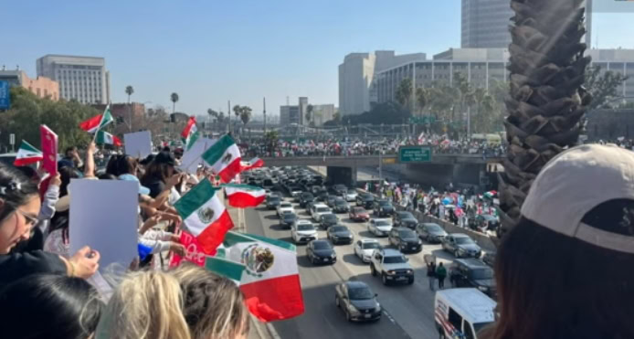 Hiljade ljudi u Los Anđelesu protestovale protiv Trump-ovog plana o deportaciji