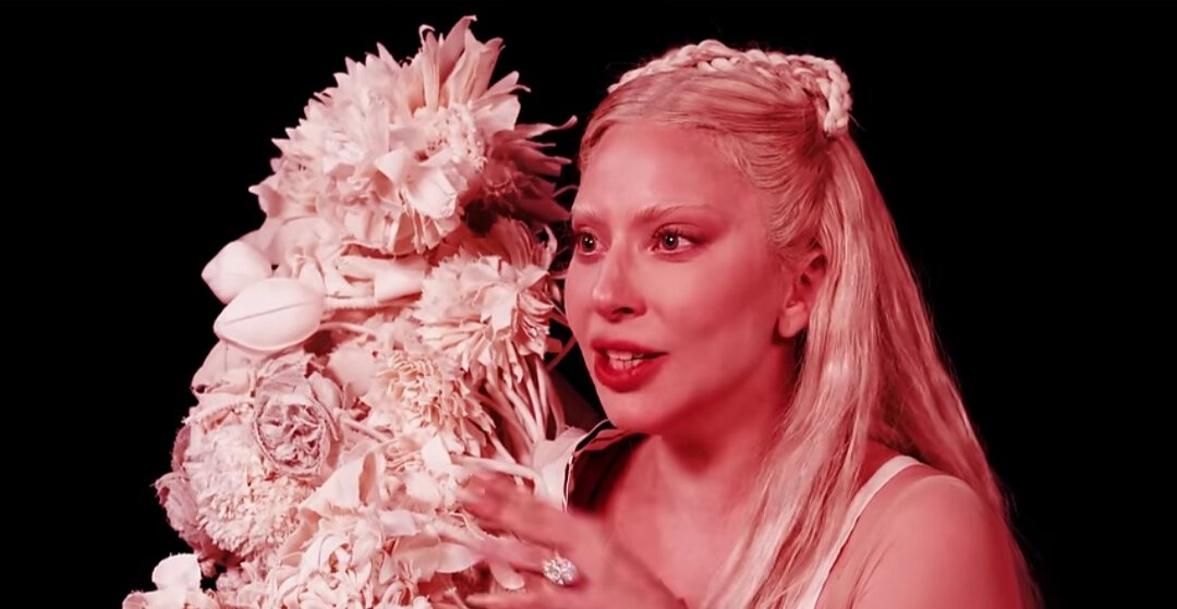 Lady Gaga je pre vereničkog prstena od dva miliona nosila travu na ruci: To je neprocenjivo