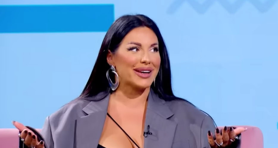 „Pumpaaaj!“: Seka Aleksić na nastupu pružila podršku studentima (VIDEO)