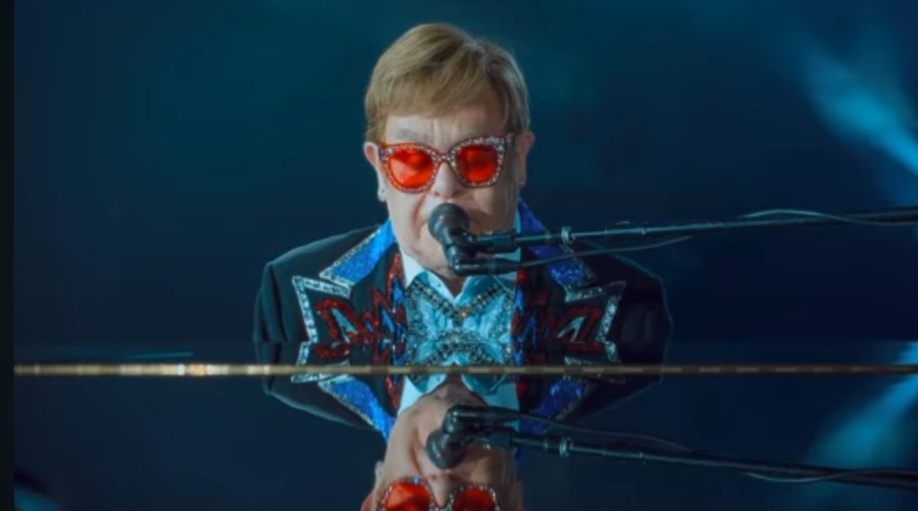 Elton John zbog zdravstvenih problema prestaje da potpisuje autograme