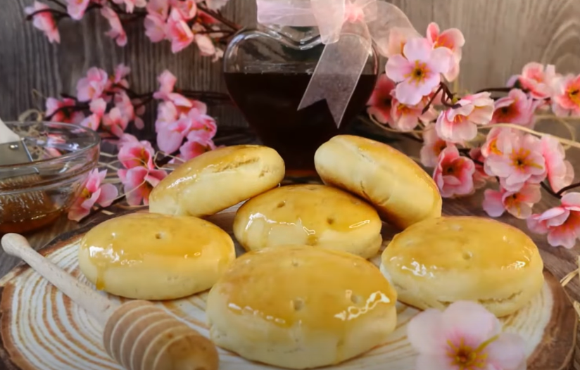 Danas su Mladenci: Praznik mladih bračnih parova i simbolika kolačića