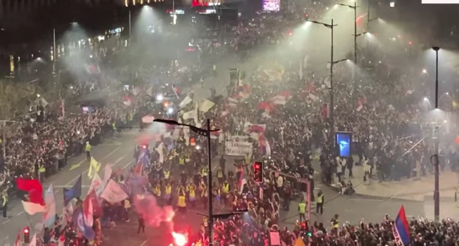 Protest ipak ispred Skupštine Srbije