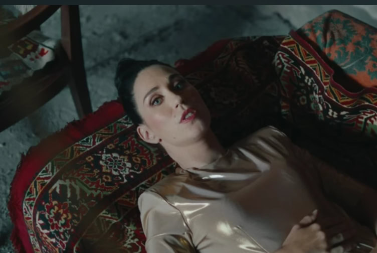 Konstrakta objavila četiri nova singla pod nazivom “+ SKUP SLOVA+” (VIDEO)