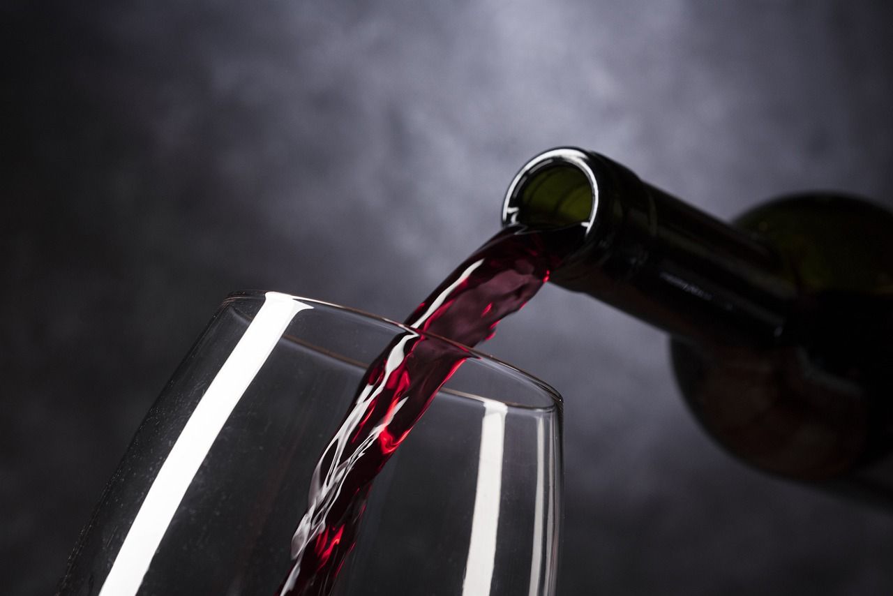 Trump zapretio uvođenjem carina od 200% na vino i drugi alkohol iz EU