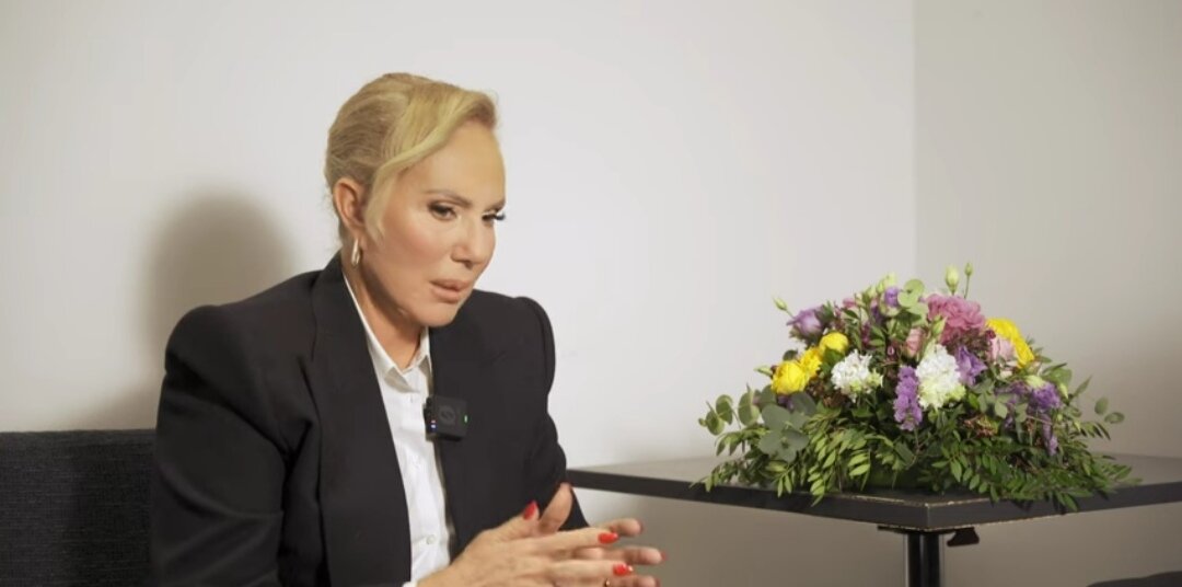 Lepa Brena je tokom studentskih dana bila dadilja: Čuvala je ovu poznatu pevačicu