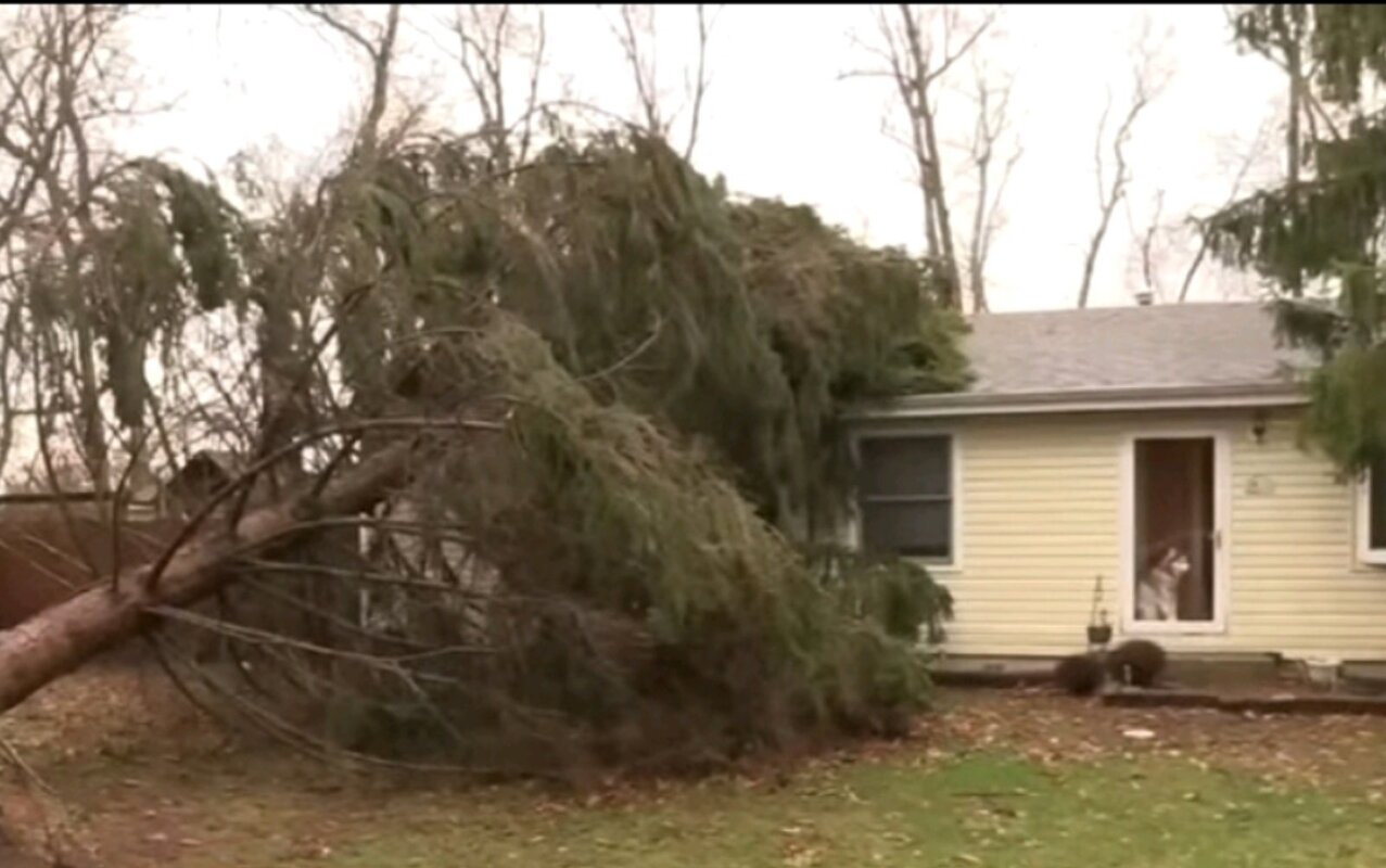 Snažno nevreme odnelo pet života u Indiani i Mičigenu, stotine hiljada bez struje