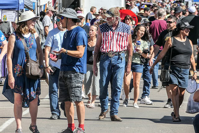 Više od 75 uličnih festivala, parada i pijaca tokom proleća i leta u Čikagu