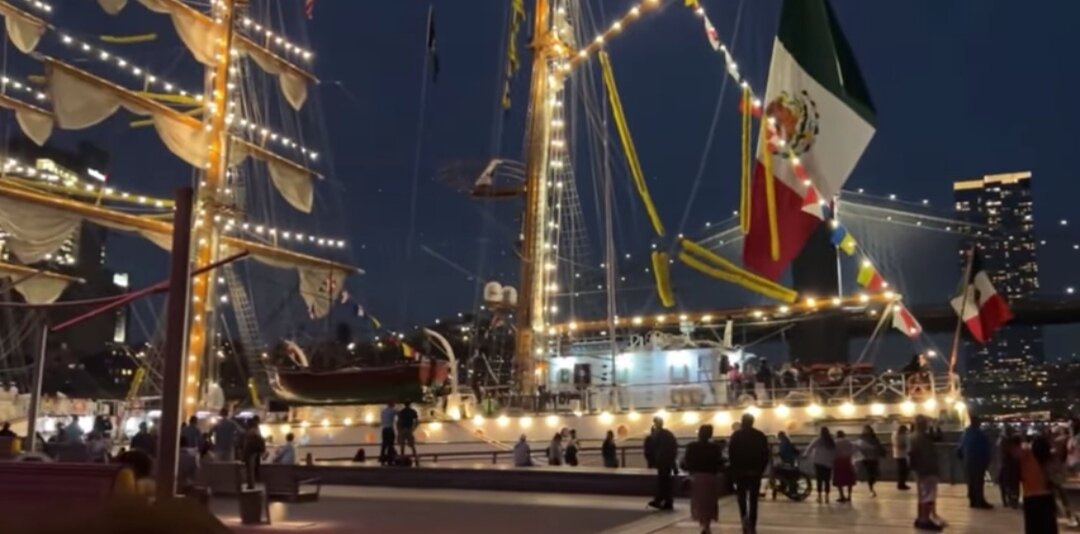 Brod udario u Bruklinski most u Njujorku: Dve osobe poginule, više ljudi povređeno