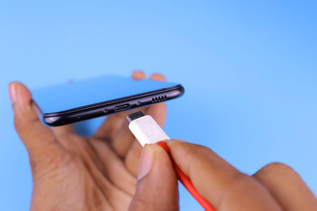 Ove greške troše bateriju! Evo kako da vam telefon izdrži ceo dan bez punjača