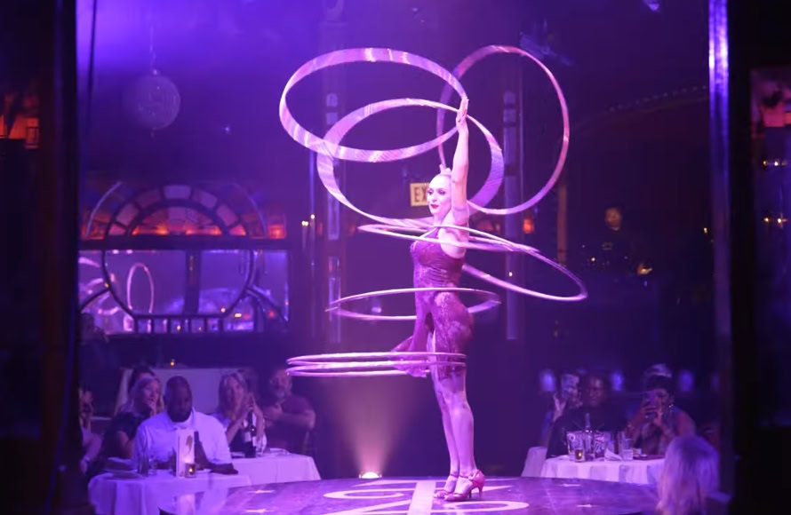 Spektakl koji se ne propušta: Teatro Zinzanni u centru Čikaga ponovo oduzima dah