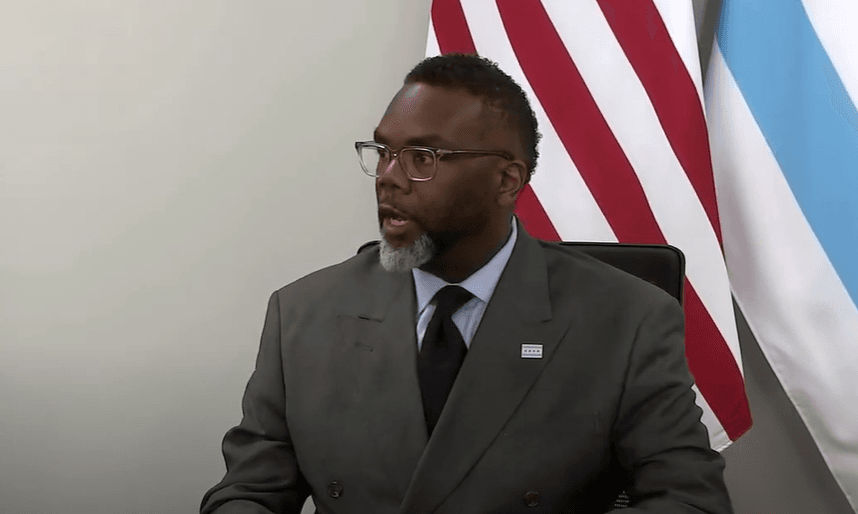 Brandon Johnson: Da li su hapšenja migranata u Čikagu sprovedena bez naloga?