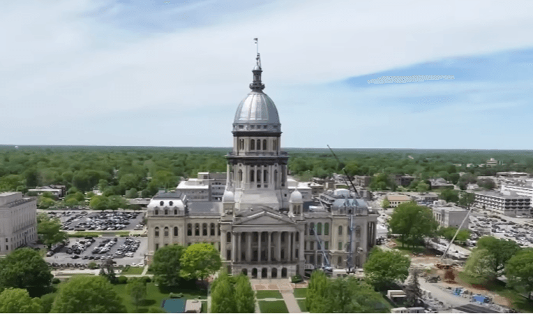 Budžet od $55,2 milijarde usvojen u poslednjem trenutku: Illinois povećava poreze na sportsku kladionicu i duvan