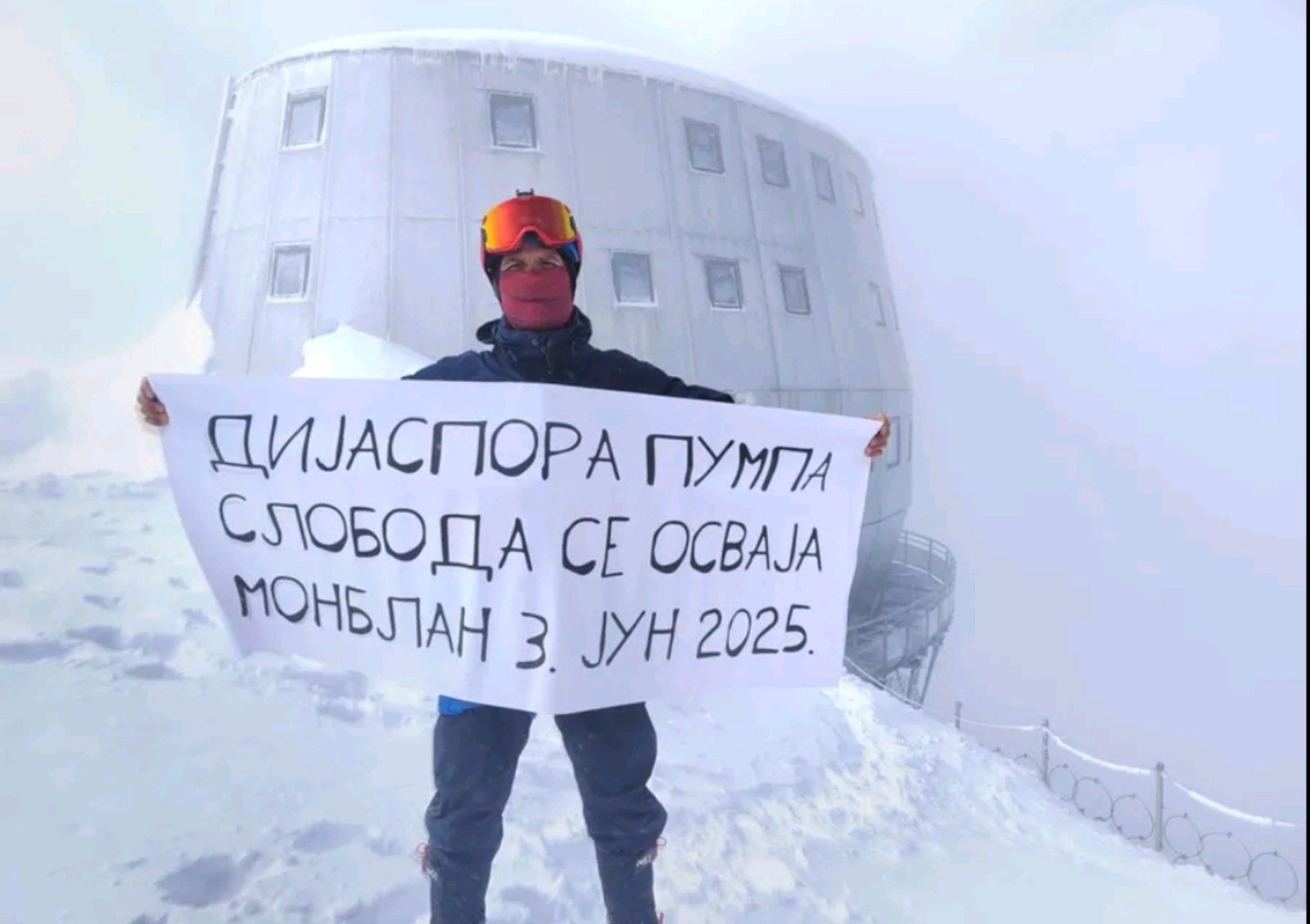 Srpska zastava nadomak Monblana: Jugoslavljev podvig za podršku studentima