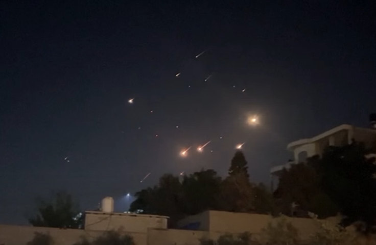 Iznad Persijskog zaliva sevaju rakete: Iran napao američke baze u Kataru i Iraku! Amerika digla avione