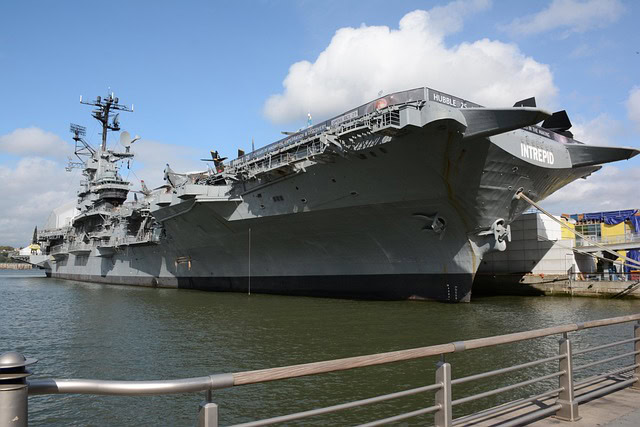 Trump na ivici rata: SAD šalju avione i brodove, 40.000 vojnika već u regionu