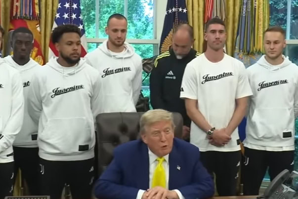 Vlahović kod Trump-a u Beloj kući! Predsednik SAD postavio „nezgodno“ pitanje, Srbin se smeškao (VIDEO)